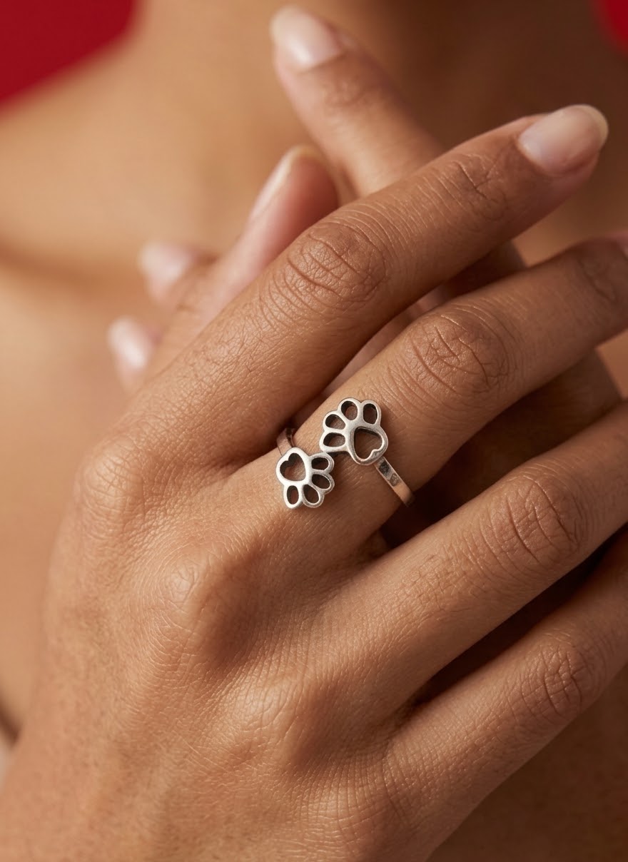 Anillo Abierto de Plata de Ley 925 con Diseño de Doble Huella