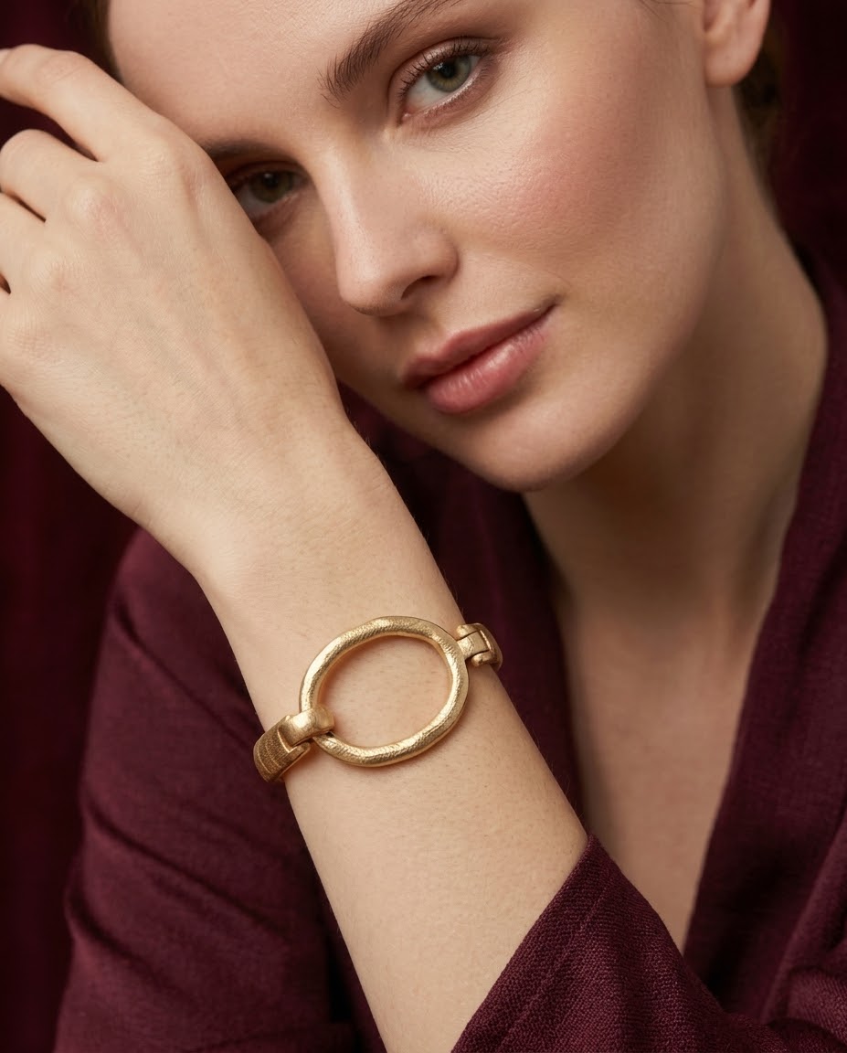 Pulsera Brazalete Orgánico con Eslabón Oval (Acabado Mate Dorado)