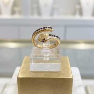 Anillo Abierto de Serpiente en Acero Inoxidable Dorado con Cristales Azules