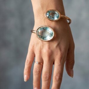 Pulsera Rigida Abierta con Gemas