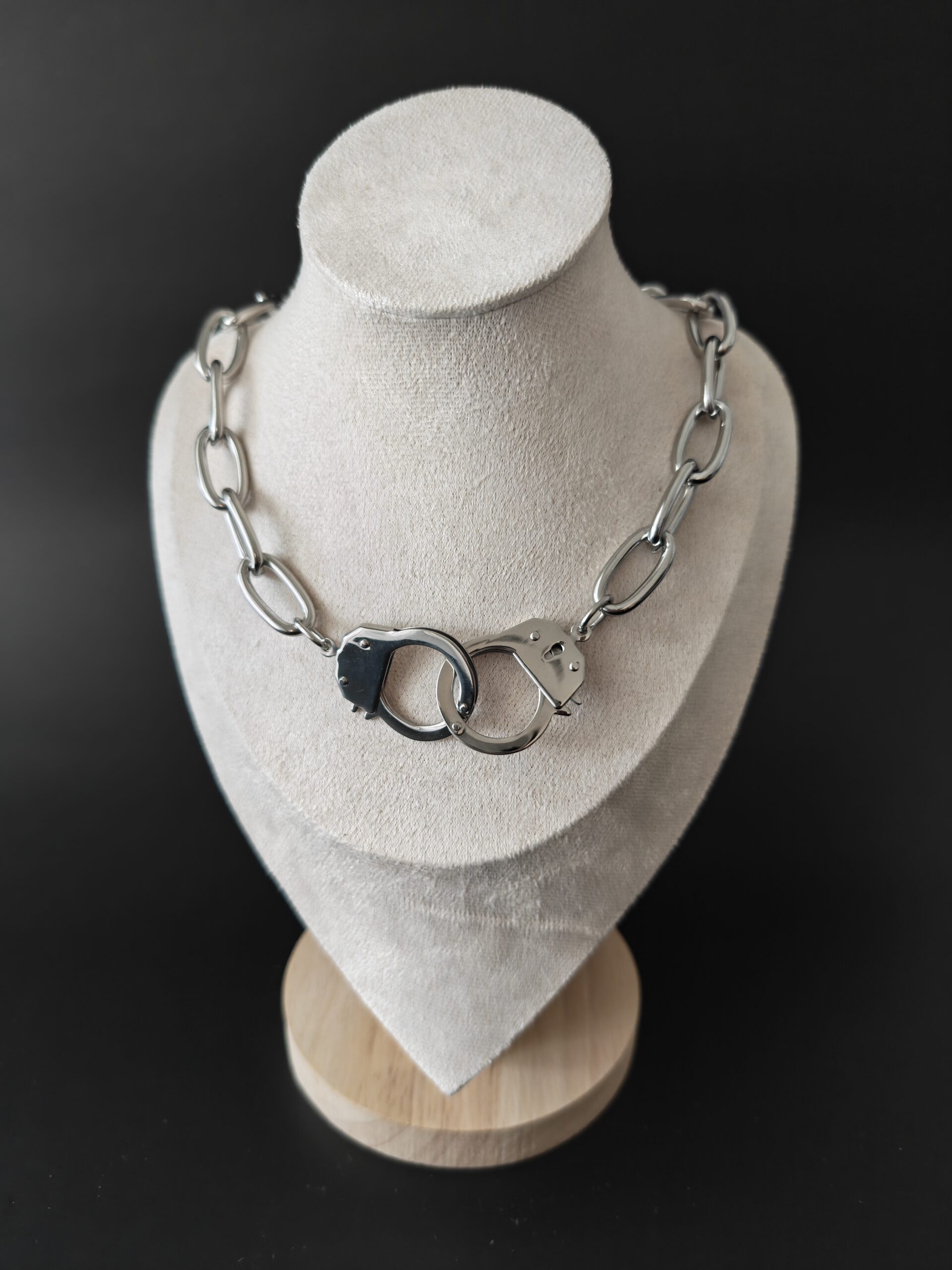 Collar de Cadena Gruesa con Dije de Esposas (Estilo Punk / Grunge)