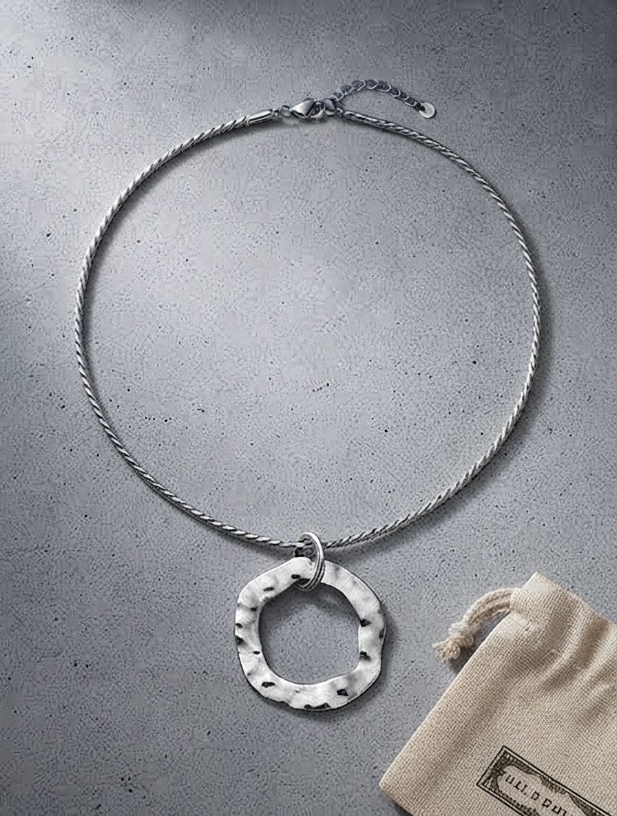 Collar de Acero Inoxidable con Colgante Aro Martillado - Imagen 5
