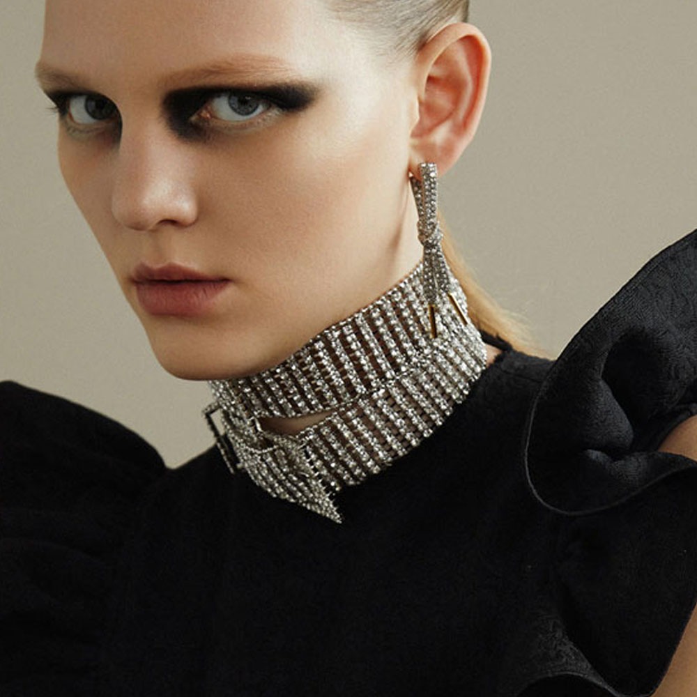 Gargantilla Choker Ancha de Cristal Brillante con Doble Hebilla | Estilo Glam Punk / High Fashion - Imagen 4