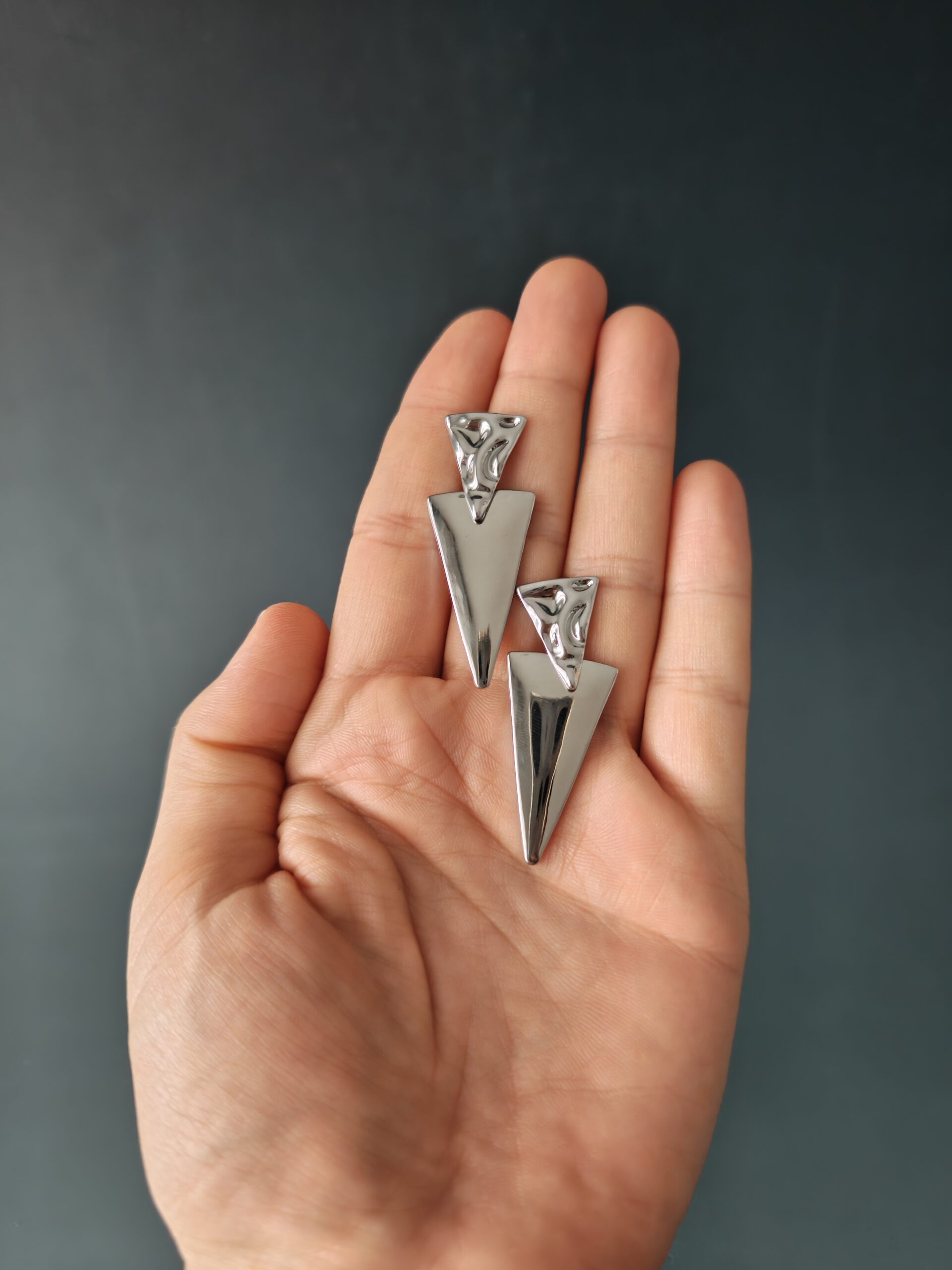 Pendientes Triangulares de Acero Inoxidable con Acabado Efecto Vidrio - Imagen 5